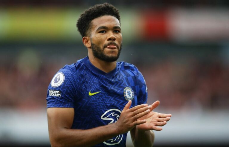 กลับลงสนาม